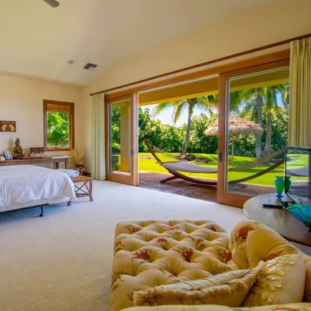 Rent this 5 bed house on Lahaina