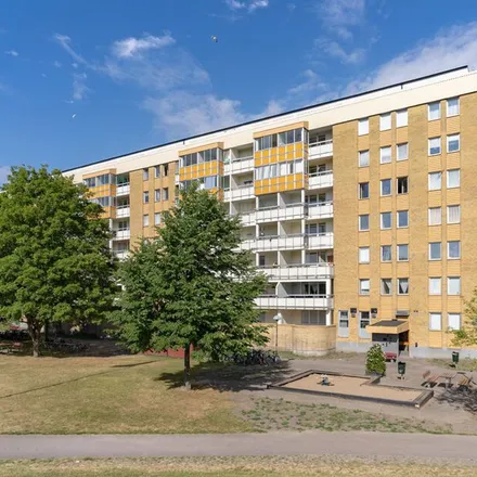 Rent this 2 bed apartment on Cronmans väg 5c in 213 64 Malmo, Sweden