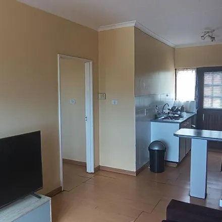 Image 5 - Civic Centre, Crompton Street, Manors, Pinetown, 3620, South Africa - Apartment for rent