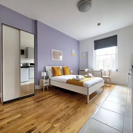 Image 4 - 67 Inverness Terrace, London, W2 3JU, United Kingdom - Apartment for rent