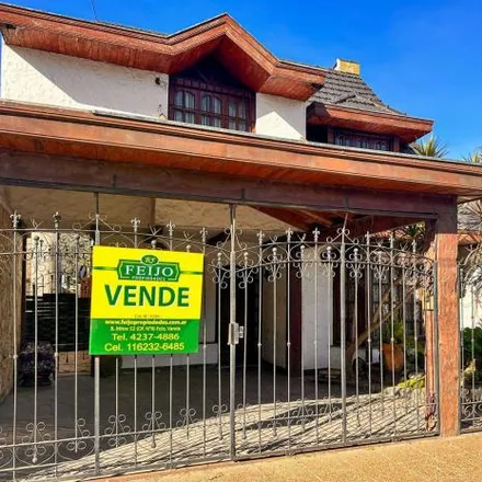 Buy this 5 bed house on Café Martínez in España 3002, Partido de Florencio Varela