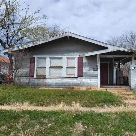 Buy this 2 bed house on 2110 Avenue G in Wichita Falls, TX 76309