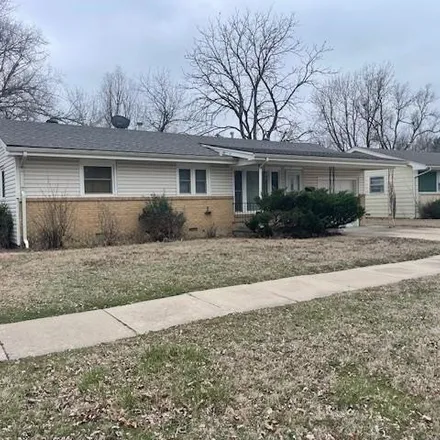 Rent this 3 bed house on 1529 Dallas Street in Wichita, KS 67217