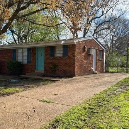 Rent this 3 bed house on 8256 Whitehead Drive West in Southaven, MS 38671