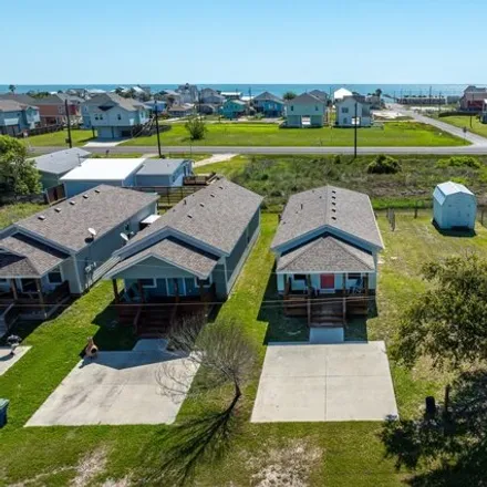 Image 3 - 1598 South Pearl Street, Rockport, TX 78382, USA - House for sale
