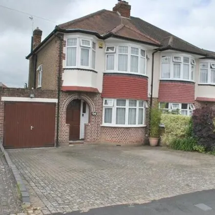 Buy this 3 bed duplex on The Walk in Potters Bar, EN6 1SY