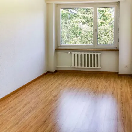 Rent this 4 bed apartment on Freiburgstrasse 16 in 3280 Murten, Switzerland