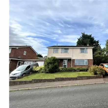 Buy this 4 bed house on Alexandra Way in Crediton, EX17 2EA