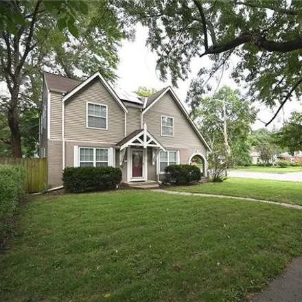 Image 3 - 7443 Charlotte Street, Kansas City, MO 64131, USA - House for sale