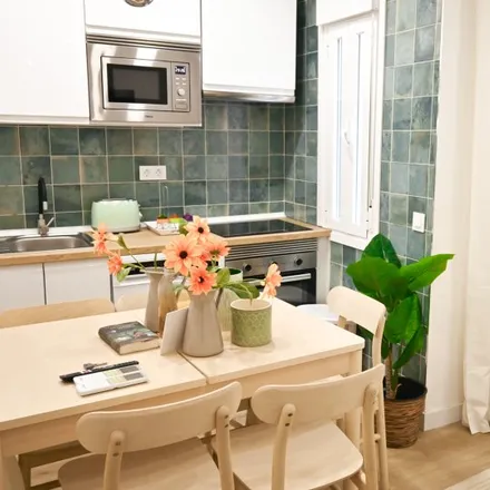 Rent this 3 bed apartment on Calle de Olite in 37, 28039 Madrid