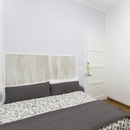 Rent this 3 bed room on Madrid in Calle del General Lacy, 38