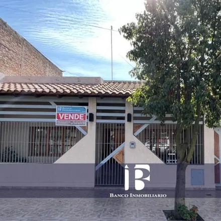 Buy this 3 bed house on Paso del Portillo in Departamento San Martín, M5570 JVE Distrito Ciudad de San Martín