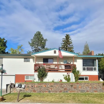 Buy this 3 bed house on 215 Soquel Street in Klamath Falls, OR 97601