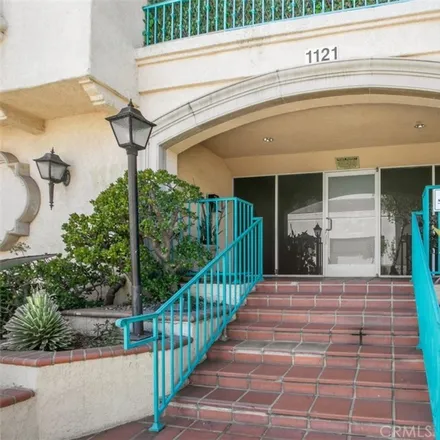 Buy this 2 bed townhouse on Food 4 Less in Obispo Avenue, Long Beach