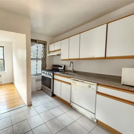 Image 7 - 10520 66th Ave Apt 3C, Forest Hills, New York, 11375 - Apartment for sale