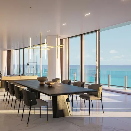 Image 3 - Biscayne Boulevard Way - Condo for sale