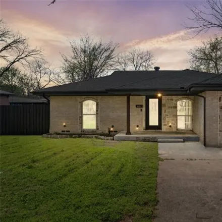 Buy this 3 bed house on 1642 Perryton Dr in Dallas, Texas