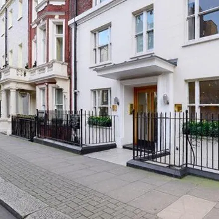 Image 6 - The Greenhouse, 27a Hill Street, London, W1J 5LX, United Kingdom - Apartment for rent