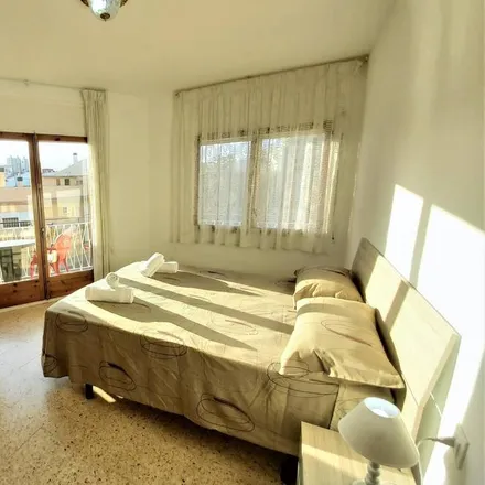 Rent this 3 bed apartment on 08397 Pineda de Mar