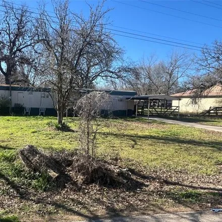Buy this studio house on 204 Ranch Road in Joshua, TX 76058