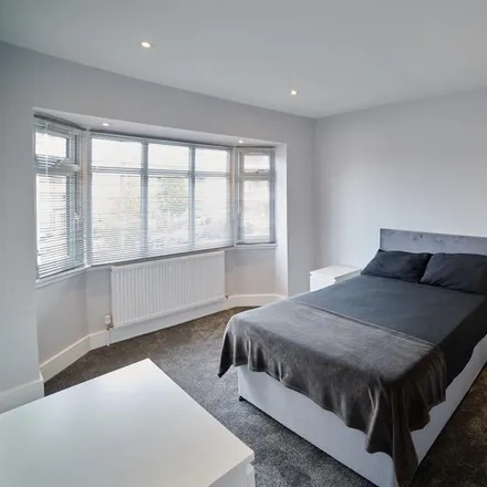 Image 1 - Milford Gardens, South Stanmore, London, HA8 6EY, United Kingdom - Apartment for rent