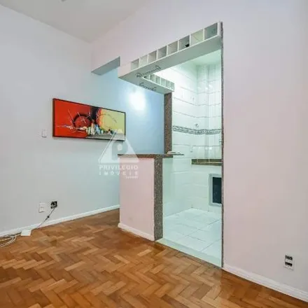 Image 2 - Rua Figueiredo de Magalhães, Copacabana, Rio de Janeiro - RJ, 22030-002, Brazil - Apartment for sale