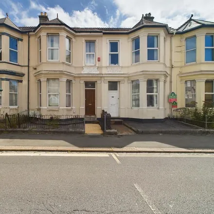 Rent this 6 bed room on 77 Beaumont Road in Plymouth, PL4 9EB