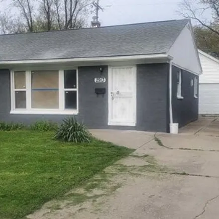 Buy this 3 bed house on 2961 Shawnee Avenue in Flint, MI 48507