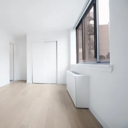 Image 4 - 250 W 19th St Apt 6J, New York, 10011 - House for rent