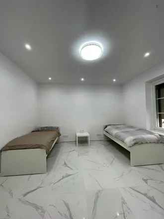 Rent this 3 bed room on Kranoldstraße 24 in 12621 Berlin, Germany