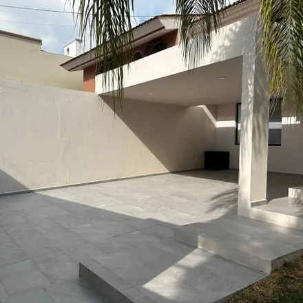 Buy this 3 bed house on Calle Río de la Plata 2586 in Aldrete, 45170 Guadalajara