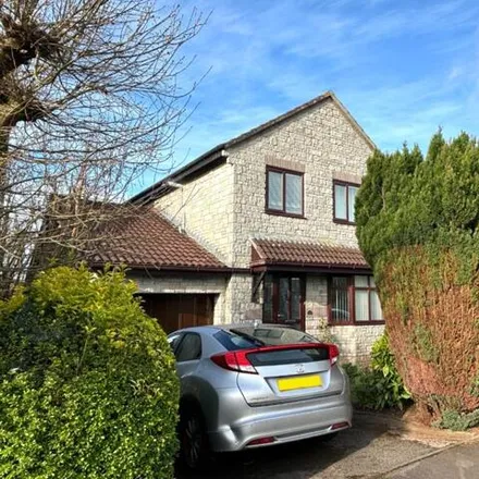 Buy this 4 bed house on Greyfield Common in High Littleton, BS39 6YA