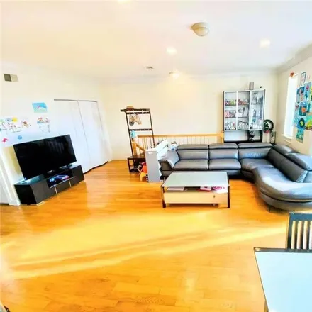 Image 3 - 188 Bay 17th Street, New York, NY 11214, USA - Condo for sale