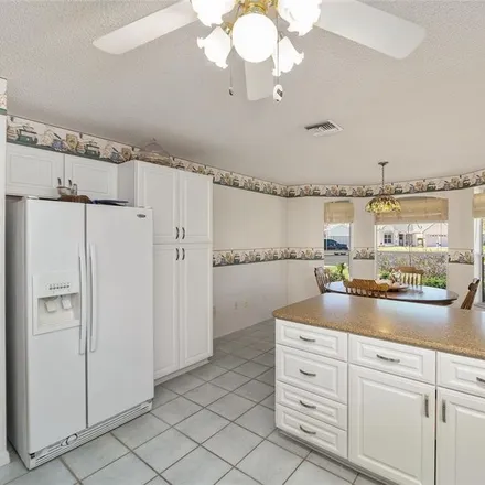 Image 5 - 903 Ramos Drive, The Villages, FL 32159, USA - House for sale