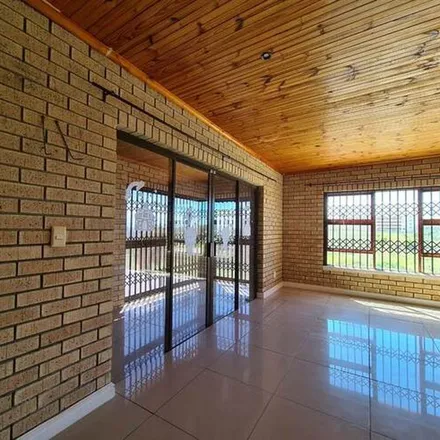 Image 3 - Moregrove Primary School, 9 Loerie Street, Nelson Mandela Bay Ward 12, Gqeberha, 6045, South Africa - Apartment for rent