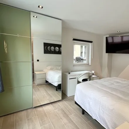 Rent this 4 bed room on Chaussée de Waterloo - Waterlose Steenweg 353 in 1060 Saint-Gilles - Sint-Gillis, Belgium