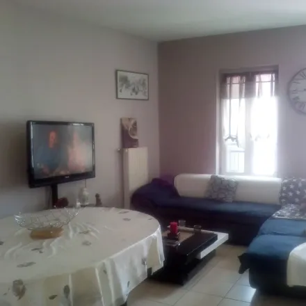 Rent this 4 bed apartment on 3 Avenue du 14 Juillet 1789 in 26200 Montélimar, France