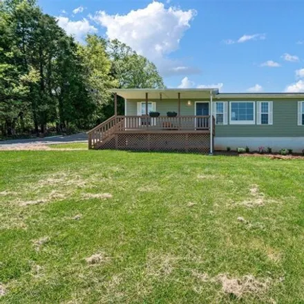 Buy this 3 bed house on 2457 Garrett Hollow Road in Warren County, KY 42101