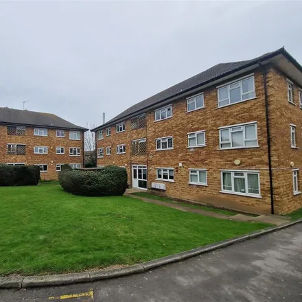 Rent this 2 bed apartment on The Paddocks in Pilgrims Way, London