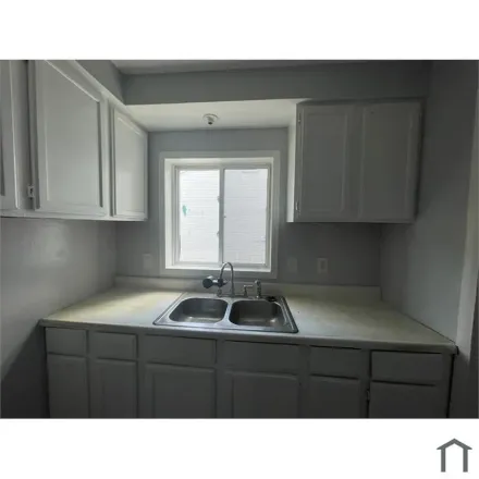 Rent this 3 bed apartment on Cricket Wireless in Michigan Avenue, Inkster