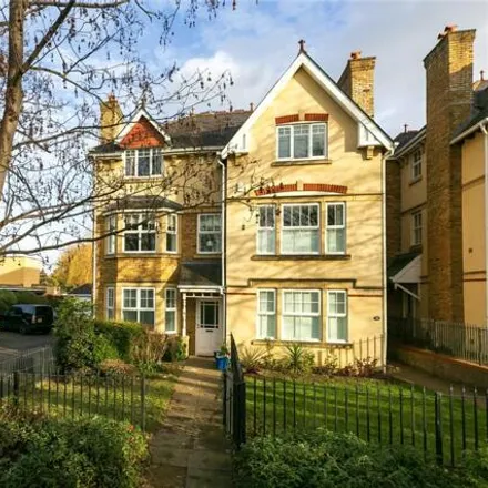 Rent this 5 bed duplex on 98 Kings Road in London, TW10 6EE