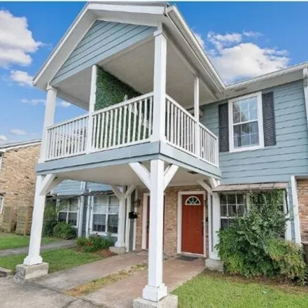 Rent this 2 bed condo on unnamed road in Lake Sherwood Acres, Baton Rouge