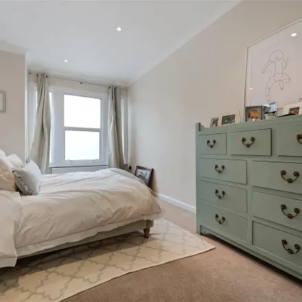 Image 4 - Cumberland Road, London, W3 6EY, United Kingdom - Townhouse for rent