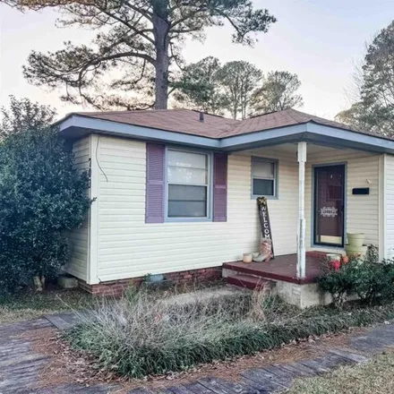 Buy this 3 bed house on 1168 North Olive Street in Benton, AR 72019