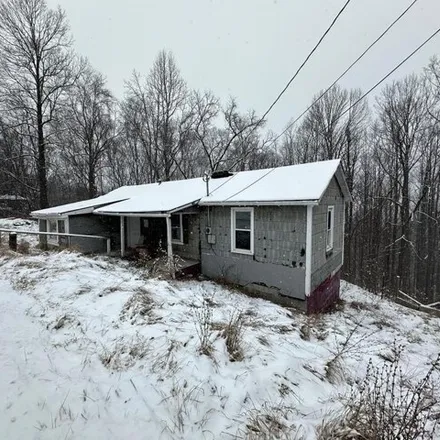 Buy this 2 bed house on 1112 Glenview Road in Glen View, Crab Orchard