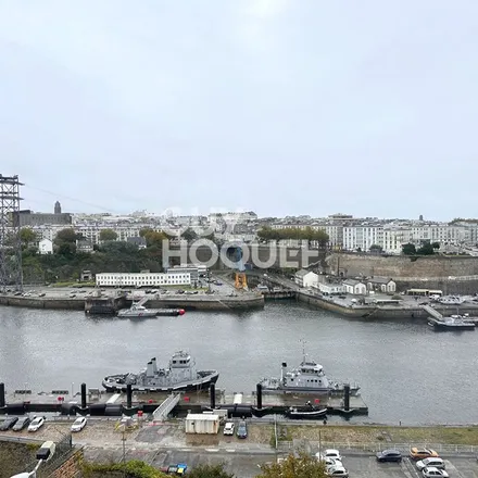 Image 4 - Avancée de la Porte Saint-Louis, 29200 Brest, France - Apartment for rent