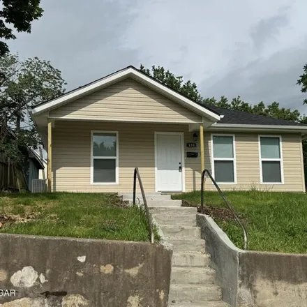 Buy this 3 bed house on 220 West D Street in Joplin, MO 64801