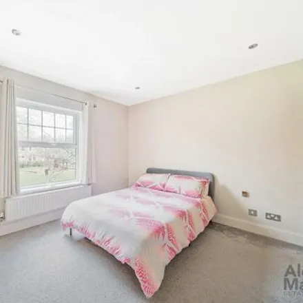 Image 7 - Old Canal Mews, London, SE15 6NX, United Kingdom - Apartment for sale