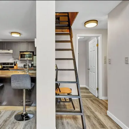 Image 6 - Vernon, BC V1B 3W9, Canada - Apartment for rent