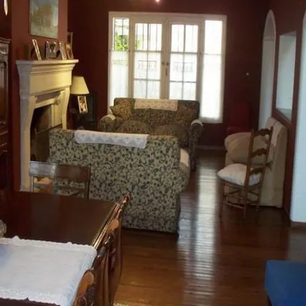 Rent this 3 bed house on Julián Navarro 3551 in Partido de San Isidro, B1644 HKG Beccar